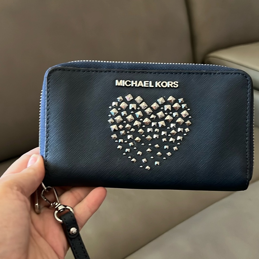 Michael Kors Heart Wallet